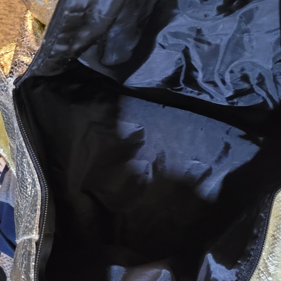 Packable Gold Victoria’s Secret Overnight Weekender Tote - Picture 7 of 8